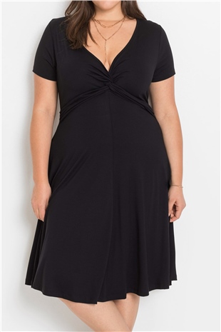 Büyük Beden Kruvaze V Düğüm Yaka Detaylı Elbise SiyahCurvy TrendBüyük Beden Kruvaze V Düğüm Yaka Detaylı Elbise Siyah